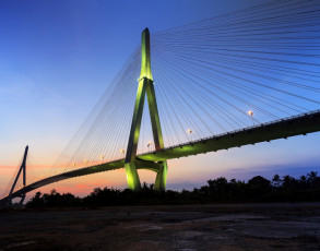 Can Tho Brücke beim Sonnenuntergang