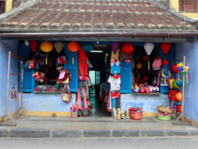 Kleiner bunter Laden in Hoi An