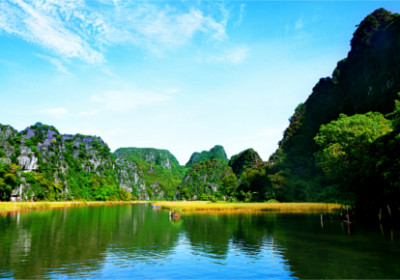 Blick auf die trockene Halong Bucht