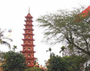 Pagodenturm in Hanoi