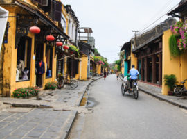 Altstadt mit Cyclofahrer Hoi An