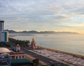 Sonnenuntergang in Nha Trang mit Blick auf die Promenade